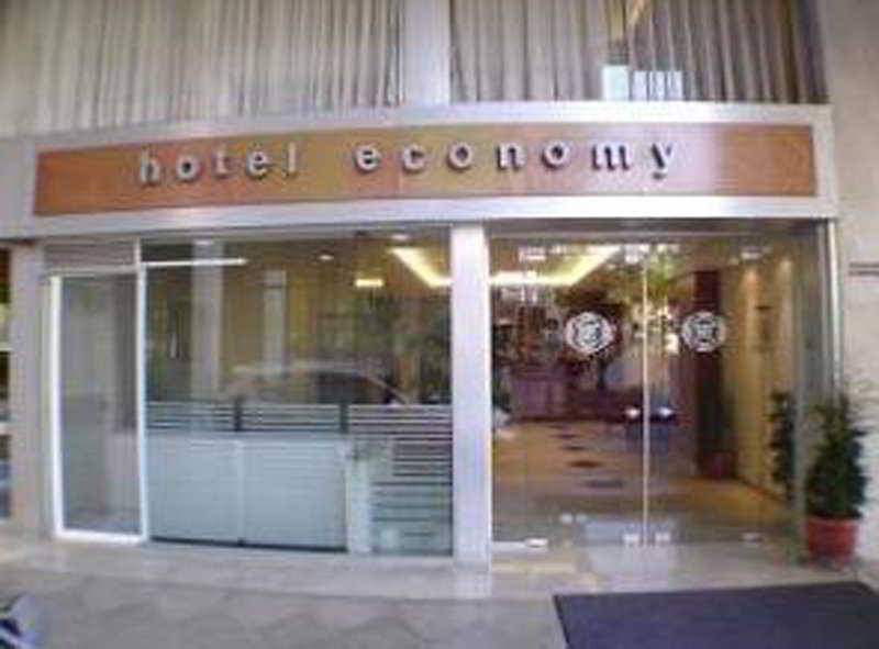 Economy Athènes