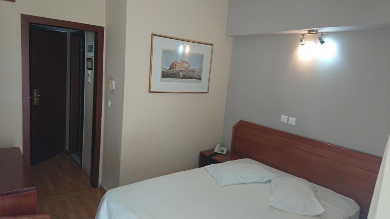 Economy 2* Atena